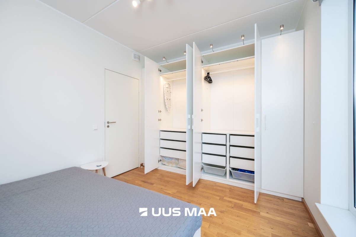 Tallinn, Lasnamäe linnaosa, Uuslinn, Liikuri 18a