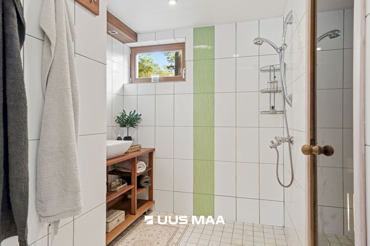 Loksa linn, mere tn 6