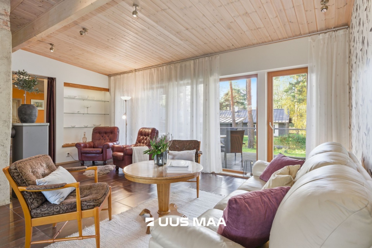 Loksa linn, mere tn 6