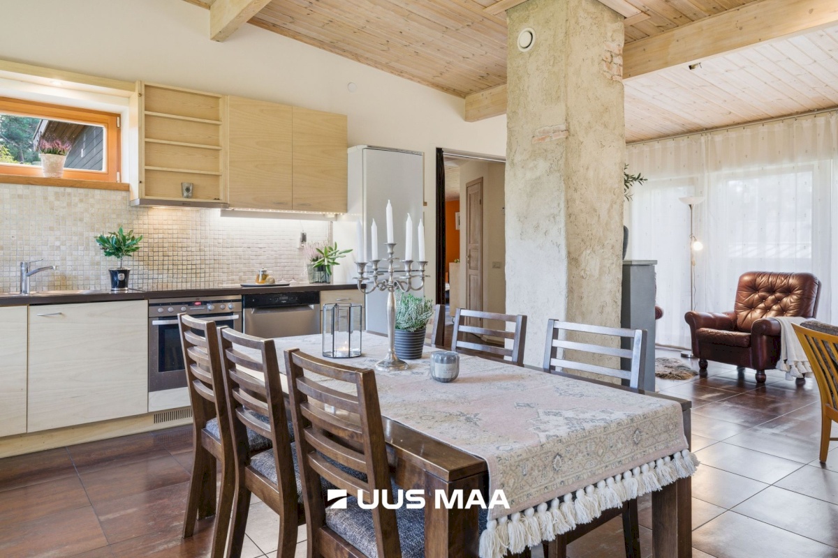 Loksa linn, mere tn 6