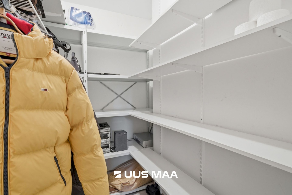 Loksa linn, mere tn 6