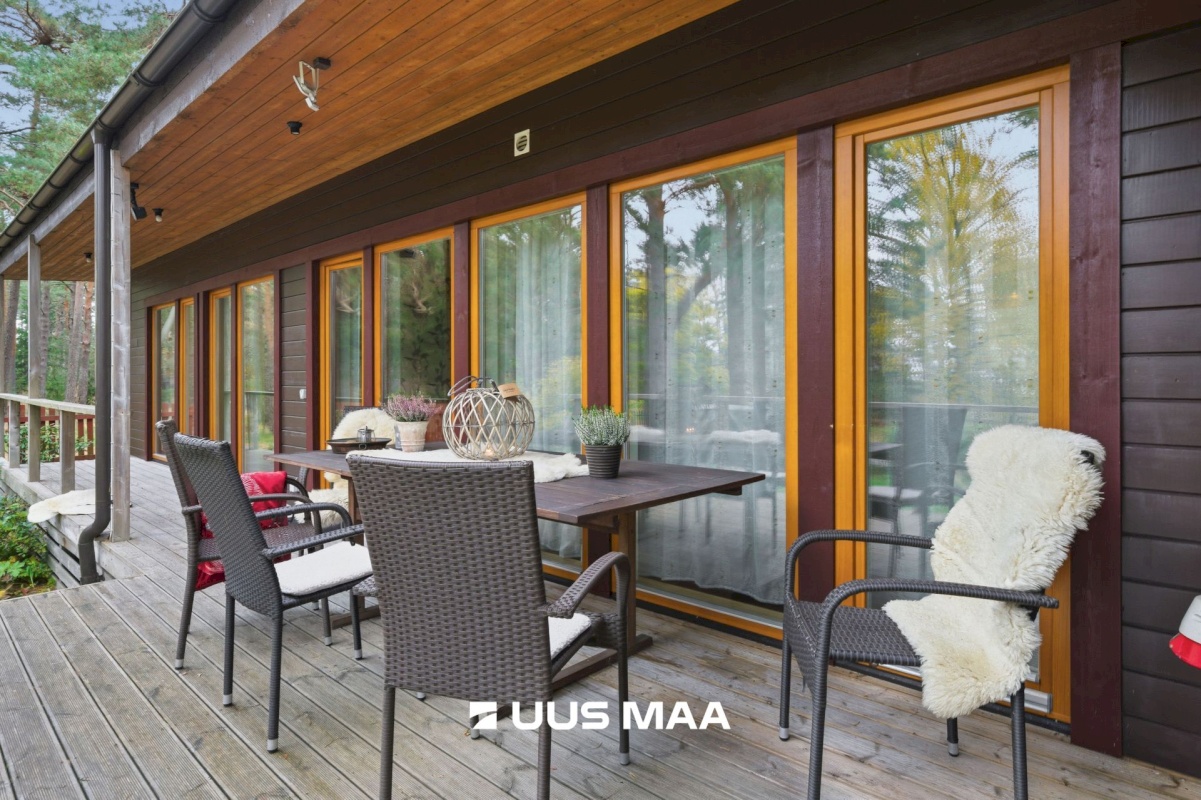 Loksa linn, mere tn 6