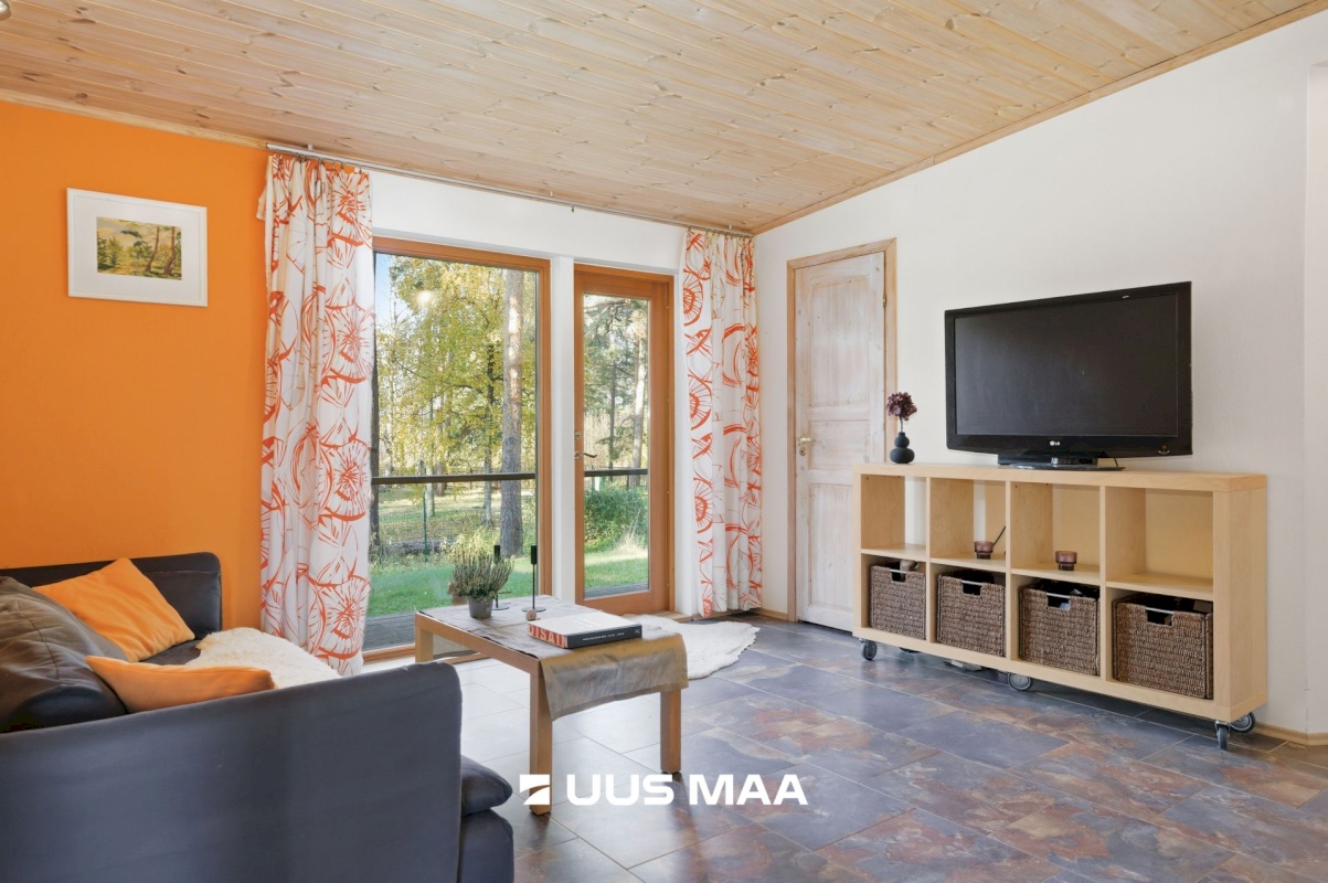 Loksa linn, mere tn 6