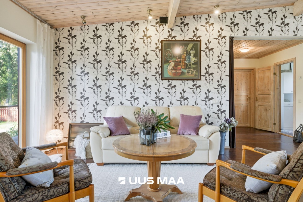 Loksa linn, mere tn 6