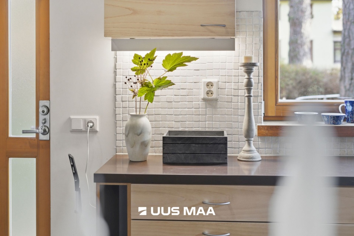 Loksa linn, mere tn 6