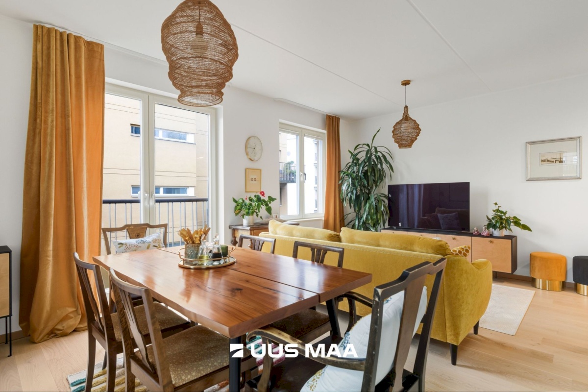 Tallinn, Kesklinna linnaosa, Torupilli, C. R. Jakobsoni 7/1