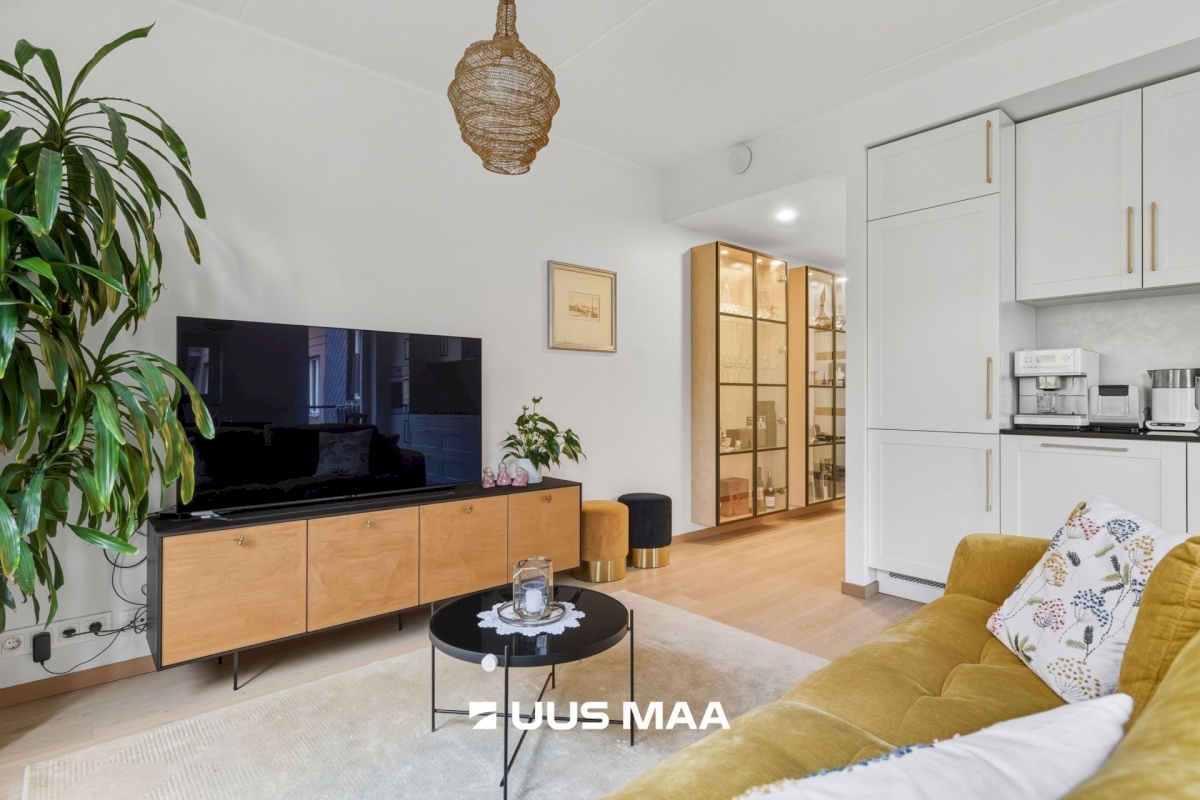 Tallinn, Kesklinna linnaosa, Torupilli, C. R. Jakobsoni 7/1