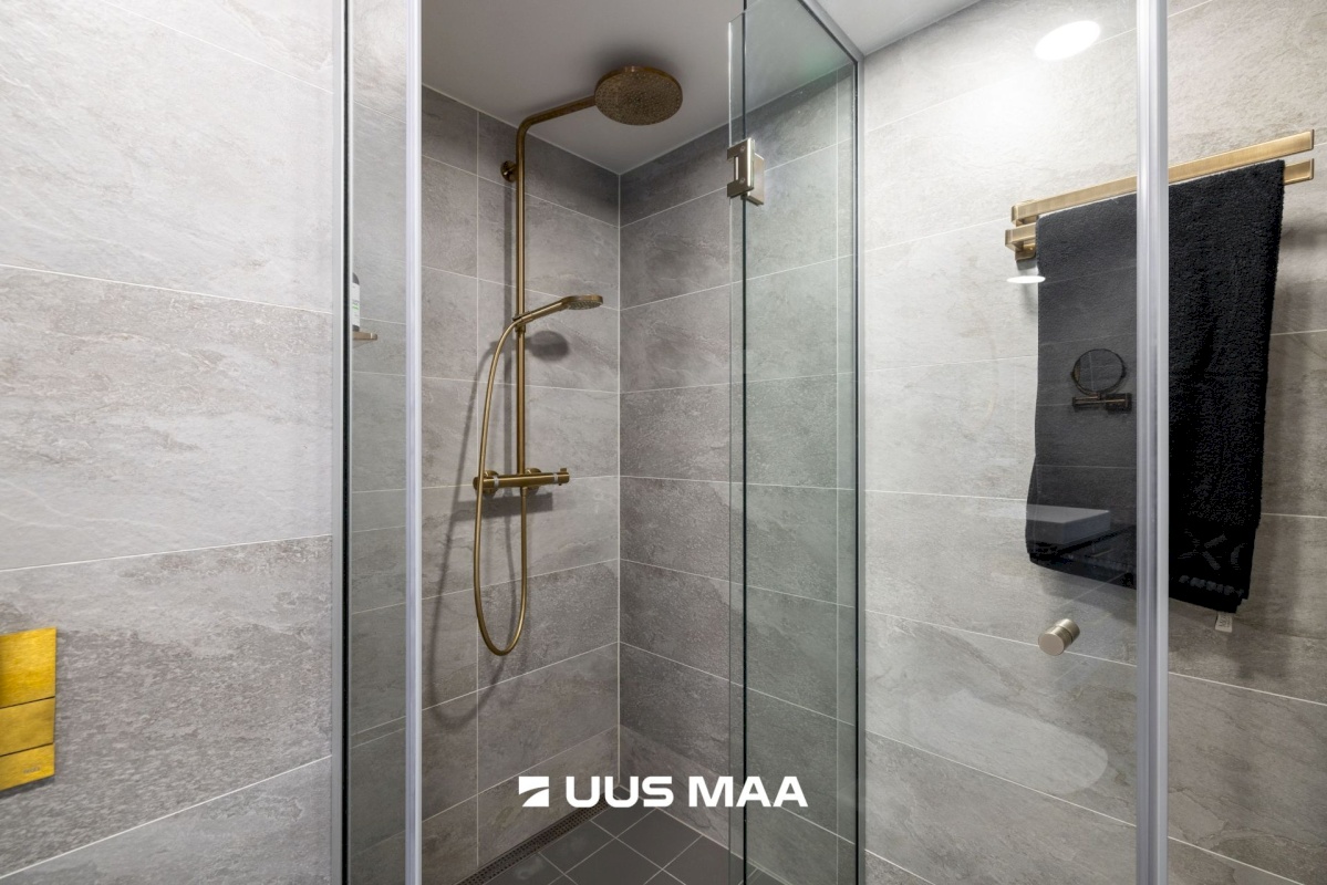 Tallinn, Kesklinna linnaosa, Torupilli, C. R. Jakobsoni 7/1