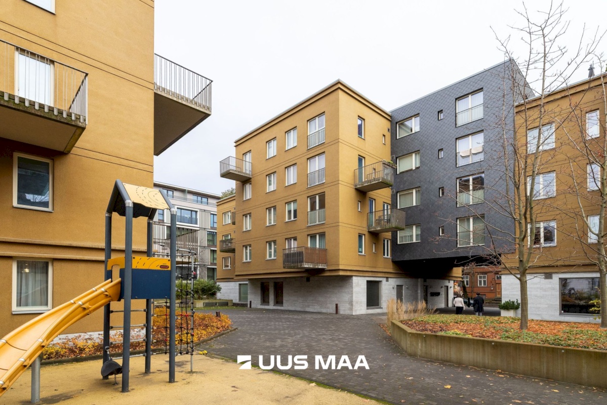 Tallinn, Kesklinna linnaosa, Torupilli, C. R. Jakobsoni 7/1