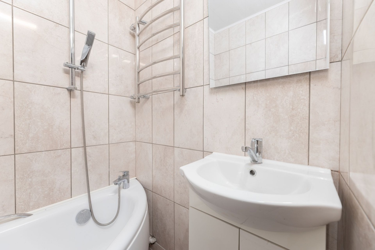 Loksa linn, Tallinna 27