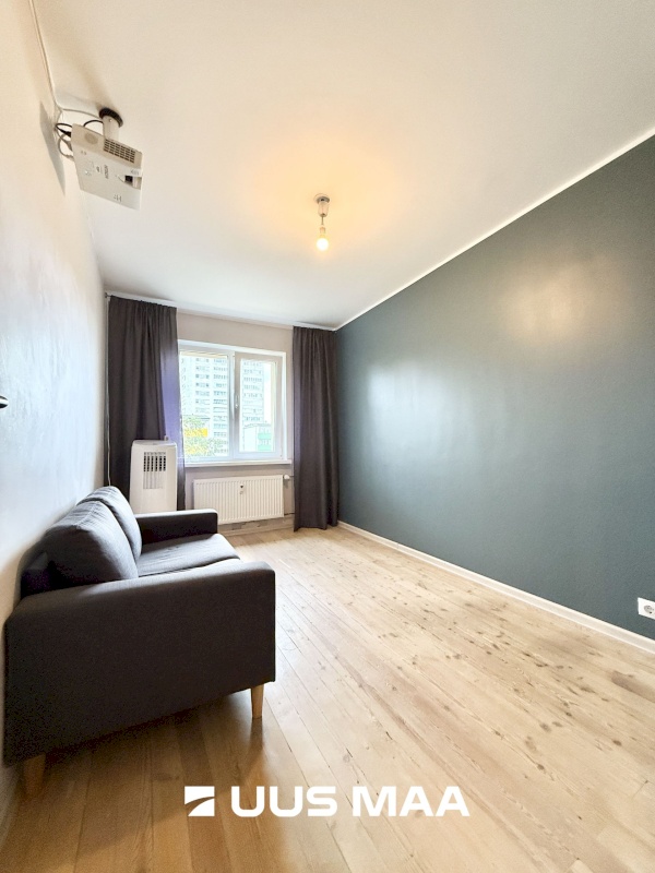 Tallinn, Mustamäe linnaosa, Mustamäe, Akadeemia tee 10