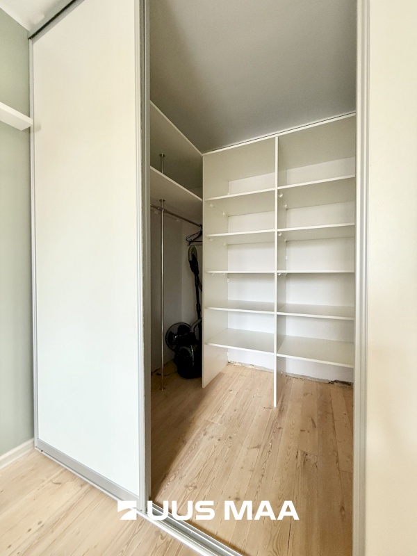 Tallinn, Mustamäe linnaosa, Mustamäe, Akadeemia tee 10