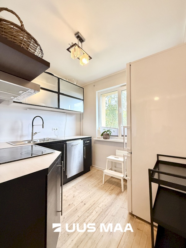 Tallinn, Mustamäe linnaosa, Mustamäe, Akadeemia tee 10