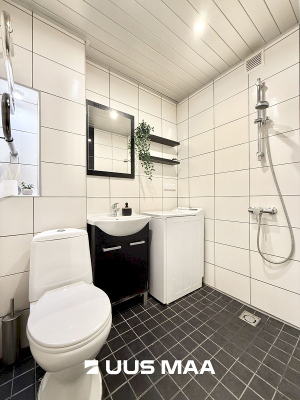 Tallinn, Mustamäe linnaosa, Mustamäe, Akadeemia tee 10