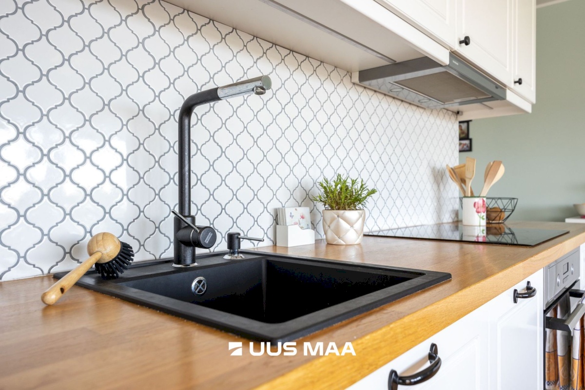 Tallinn, Mustamäe linnaosa, Kadaka, Mäepealse 10