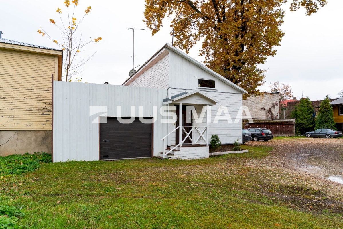 Viljandi linn, Kesklinn, C. R. Jakobsoni tn 33b