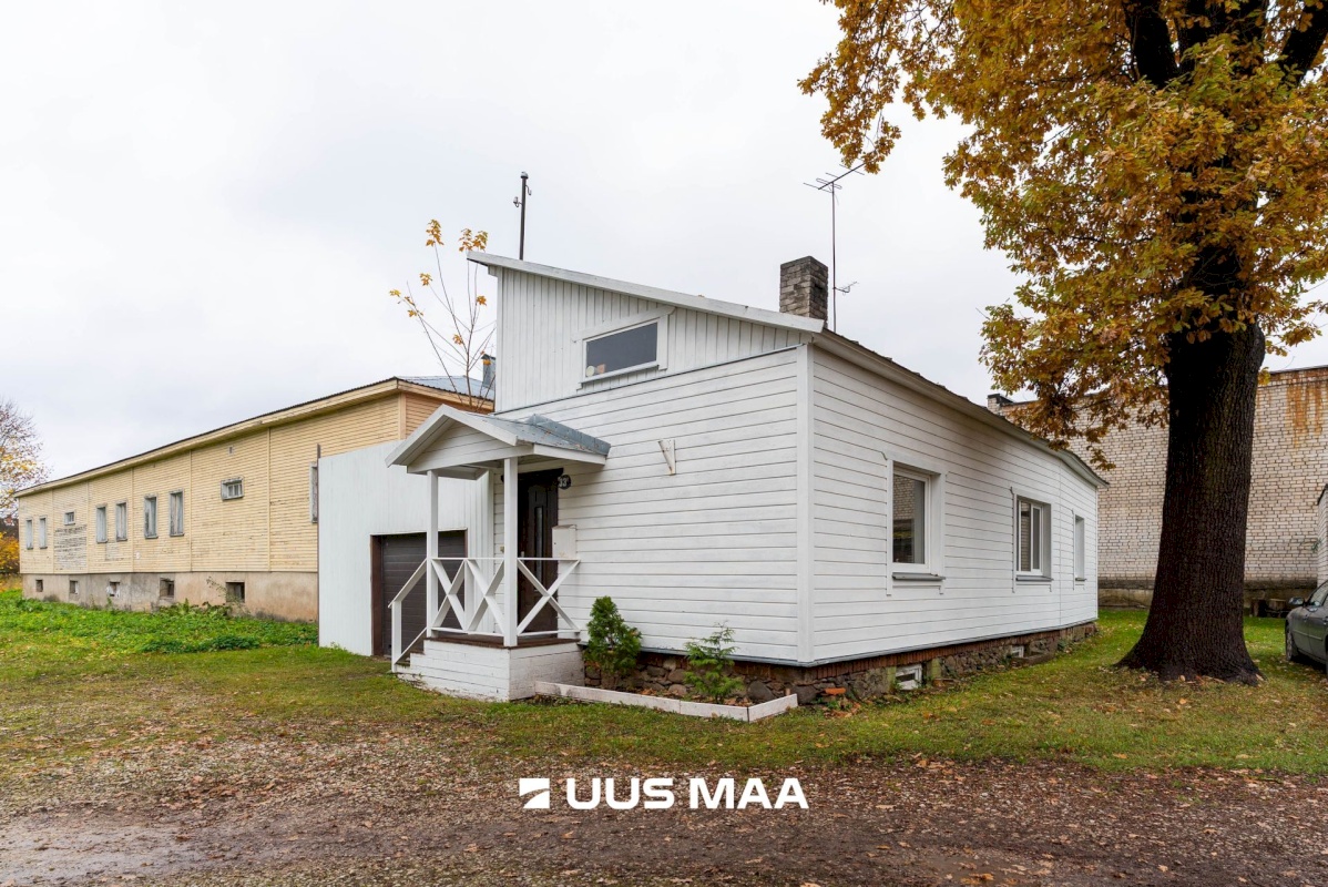 Viljandi linn, Kesklinn, C. R. Jakobsoni tn 33b