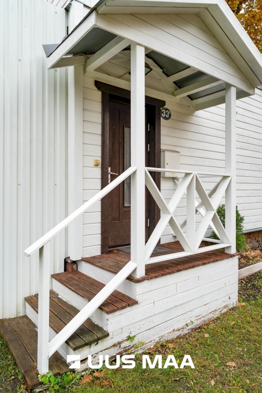 Viljandi linn, Kesklinn, C. R. Jakobsoni tn 33b