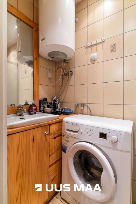 Viljandi linn, Kesklinn, C. R. Jakobsoni tn 33b