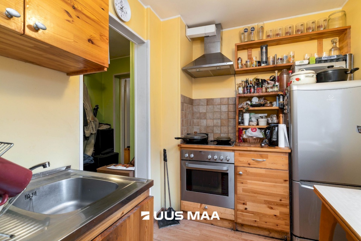 Viljandi linn, Kesklinn, C. R. Jakobsoni tn 33b