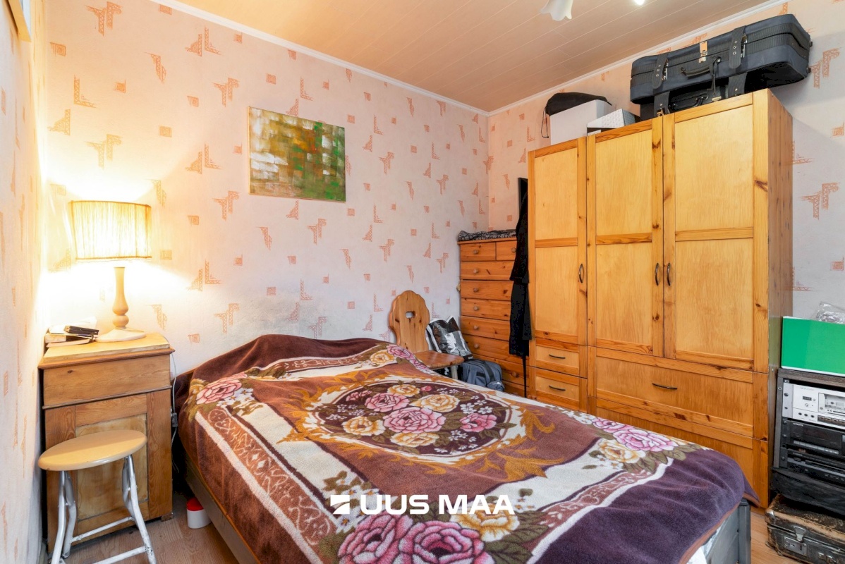 Viljandi linn, Kesklinn, C. R. Jakobsoni tn 33b