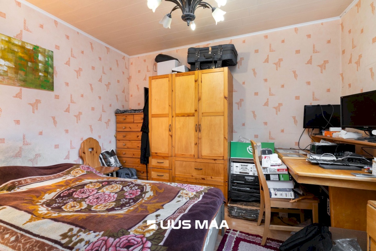 Viljandi linn, Kesklinn, C. R. Jakobsoni tn 33b