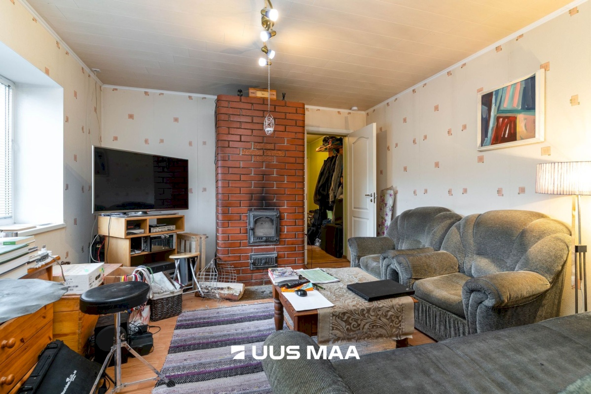 Viljandi linn, Kesklinn, C. R. Jakobsoni tn 33b