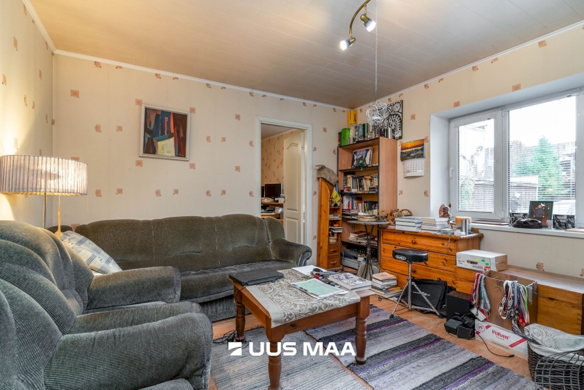 Viljandi linn, Kesklinn, C. R. Jakobsoni tn 33b