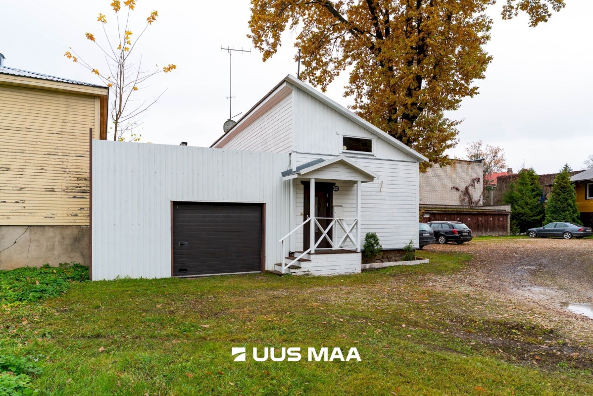 Viljandi linn, Kesklinn, C. R. Jakobsoni tn 33b