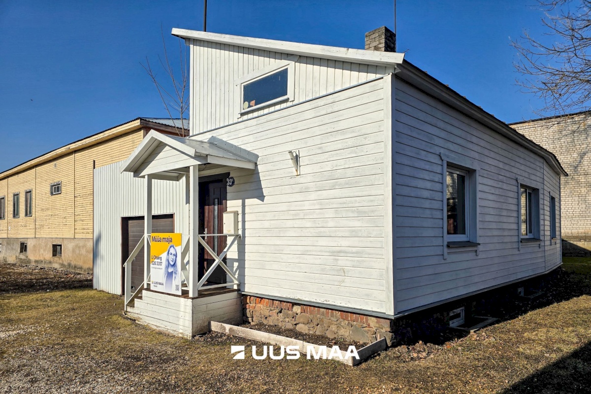 Viljandi linn, Kesklinn, C. R. Jakobsoni tn 33b