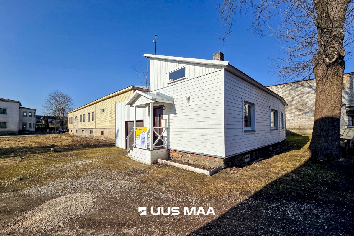 Viljandi linn, Kesklinn, C. R. Jakobsoni tn 33b