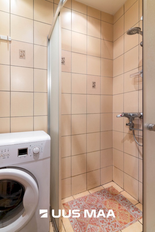 Viljandi linn, Kesklinn, C. R. Jakobsoni tn 33b