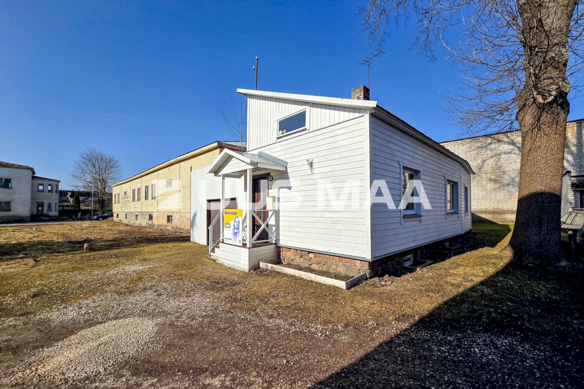 Viljandi linn, Kesklinn, C. R. Jakobsoni tn 33b