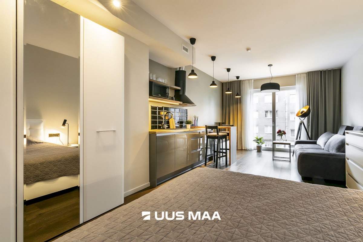 Tallinn, Kesklinna linnaosa, Pärnu mnt 33