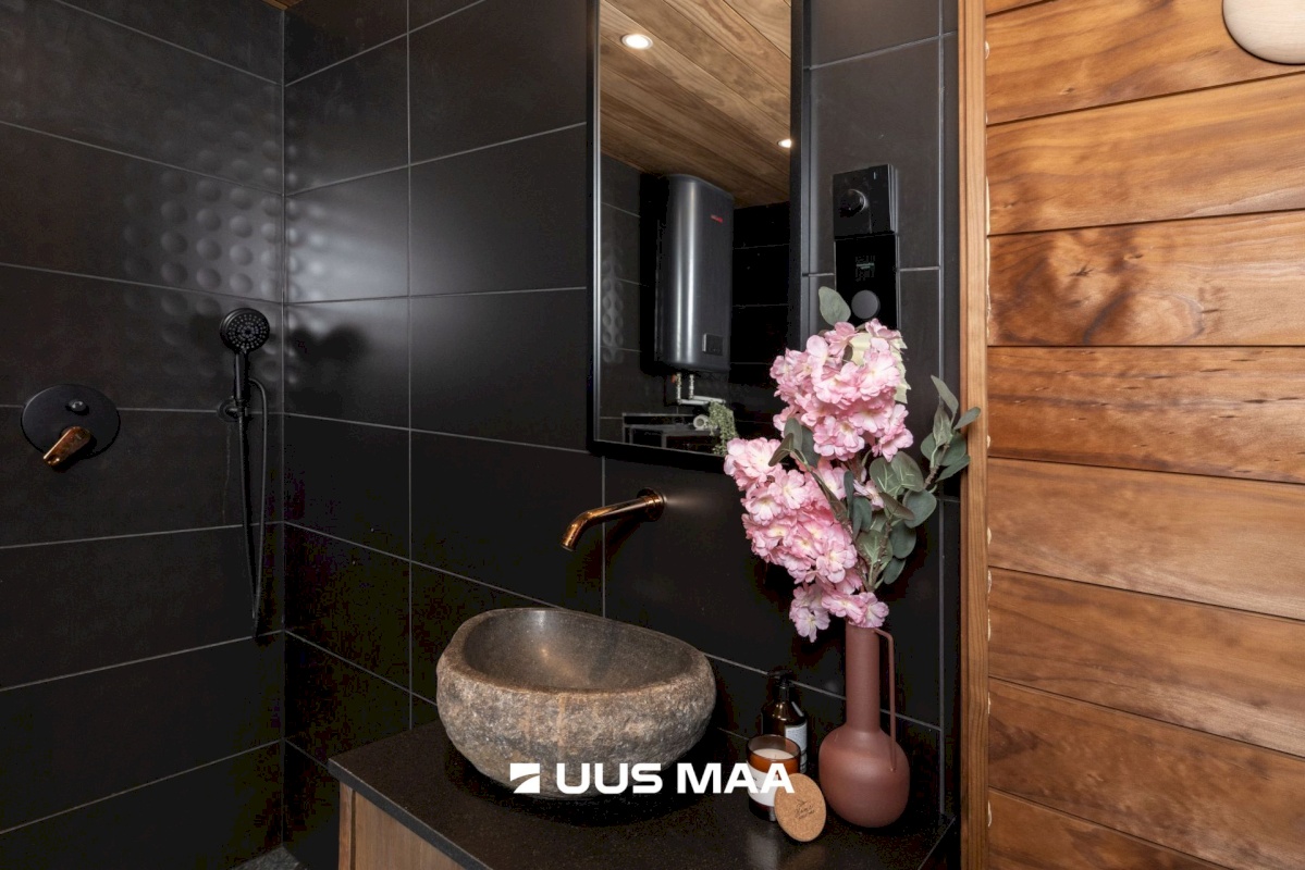 Lääne-Nigula vald, Telise küla/Tällnäs, Juurika 5