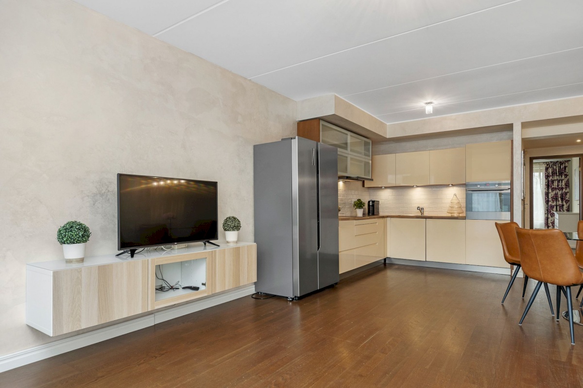 Tallinn, Kesklinna linnaosa, Pärnu mnt 129c/1