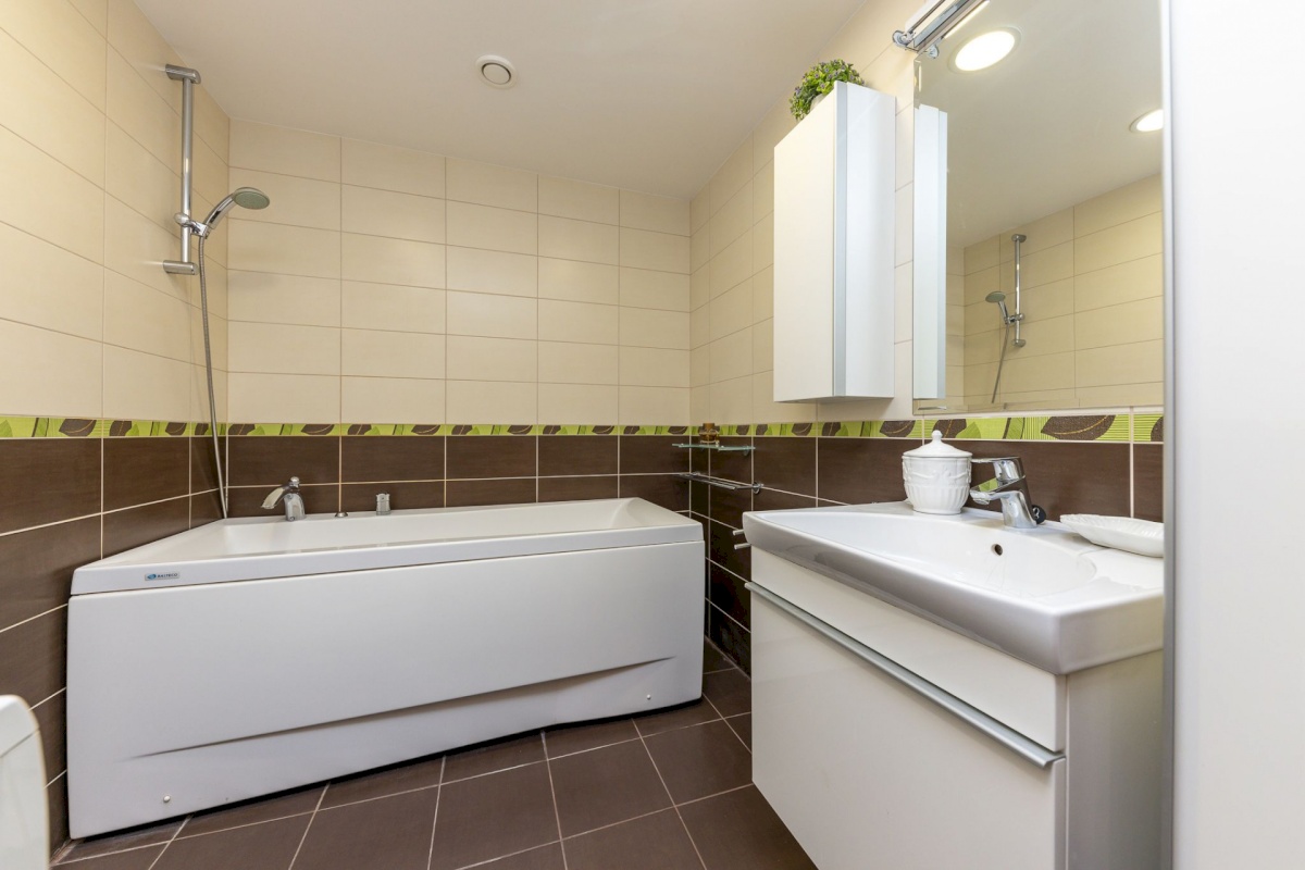 Tallinn, Kesklinna linnaosa, Pärnu mnt 129c/1