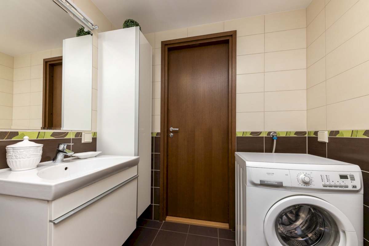 Tallinn, Kesklinna linnaosa, Pärnu mnt 129c/1