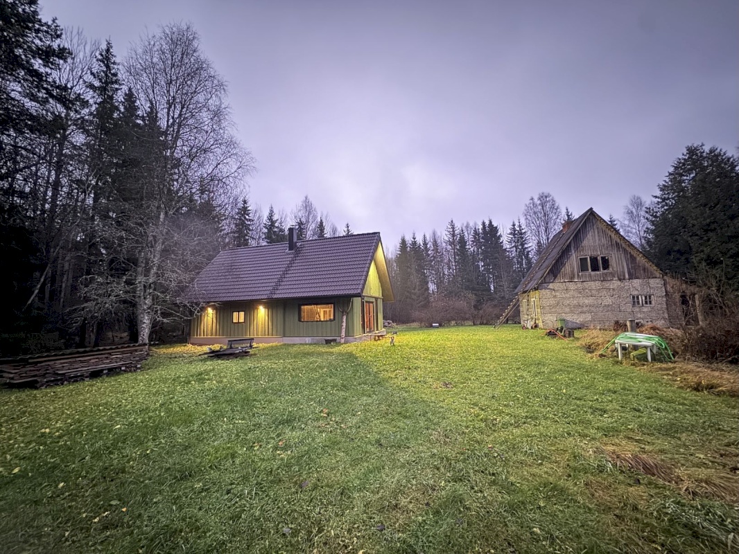 Rapla vald, Suurekivi küla, Hirvelaane