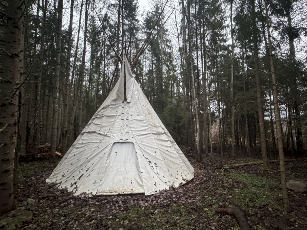 Rapla vald, Suurekivi küla, Hirvelaane