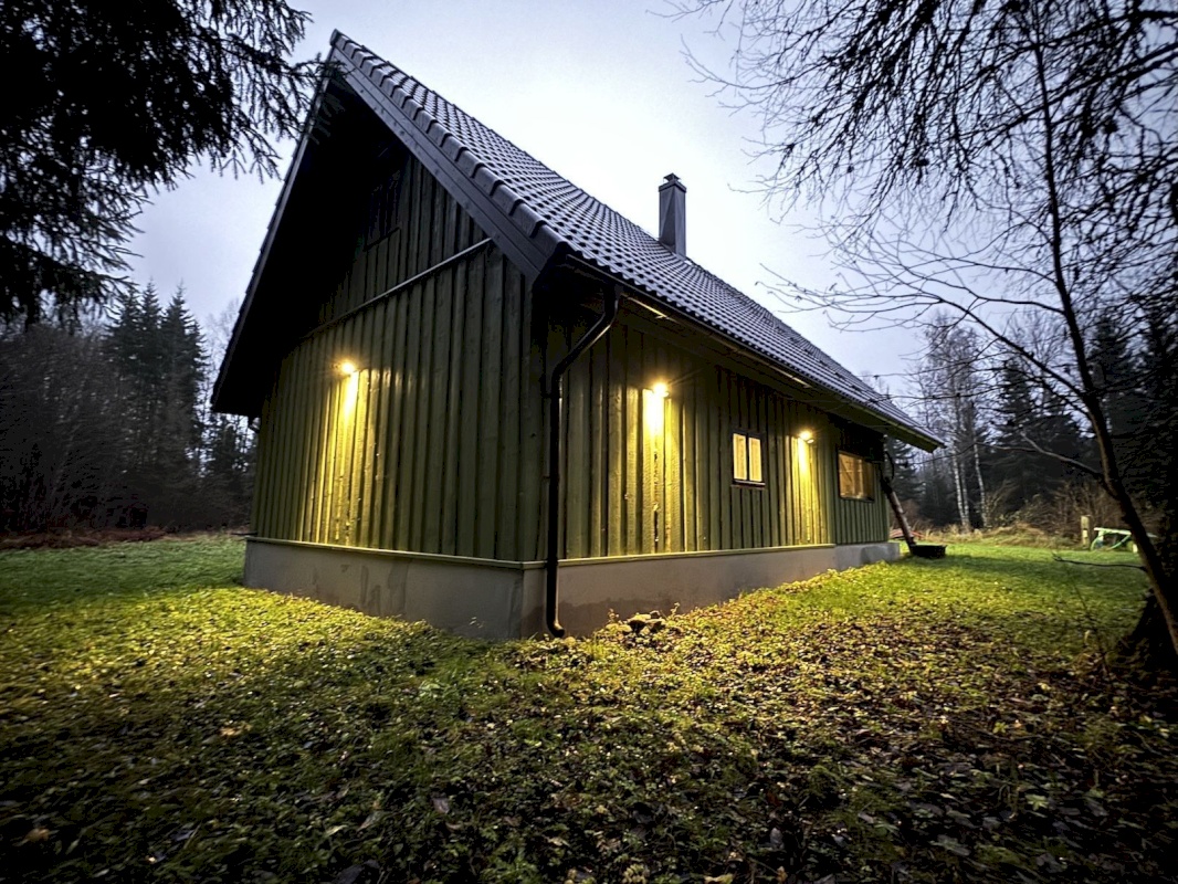 Rapla vald, Suurekivi küla, Hirvelaane