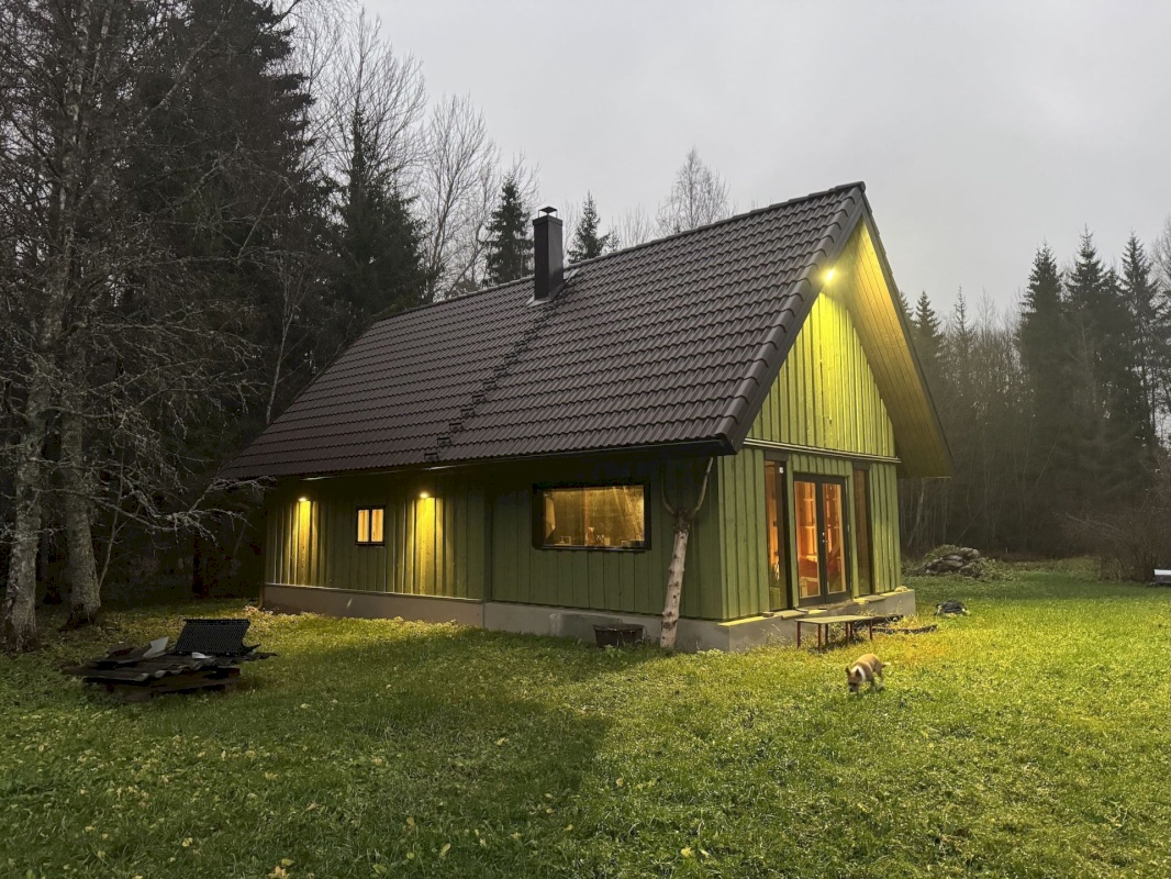 Rapla vald, Suurekivi küla, Hirvelaane