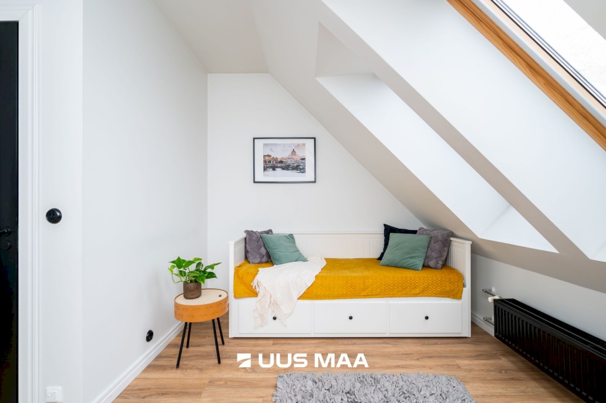 Tallinn, Kesklinna linnaosa, Kadriorg, Narva mnt 40