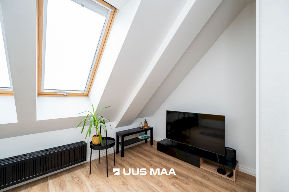 Tallinn, Kesklinna linnaosa, Kadriorg, Narva mnt 40