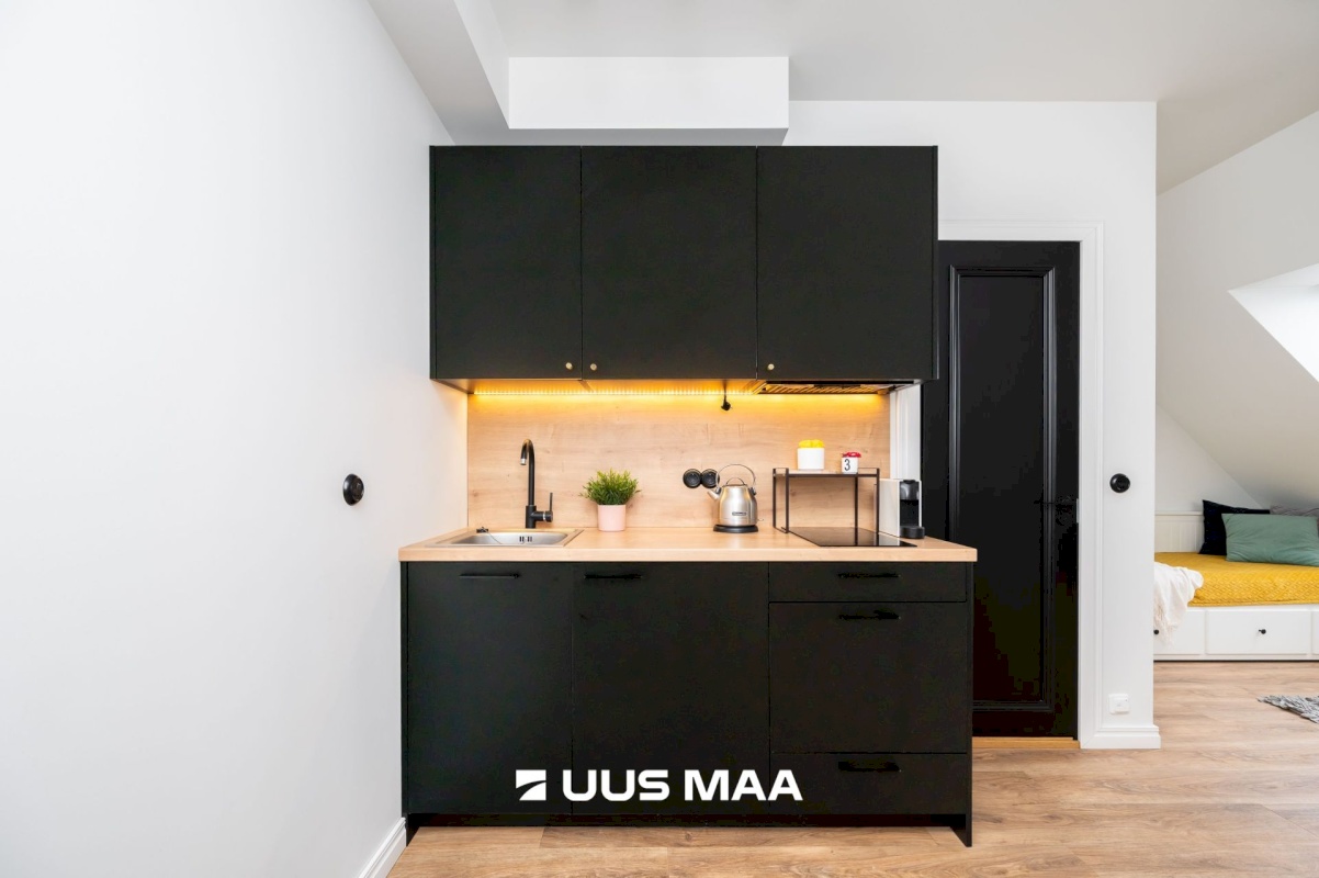 Tallinn, Kesklinna linnaosa, Kadriorg, Narva mnt 40