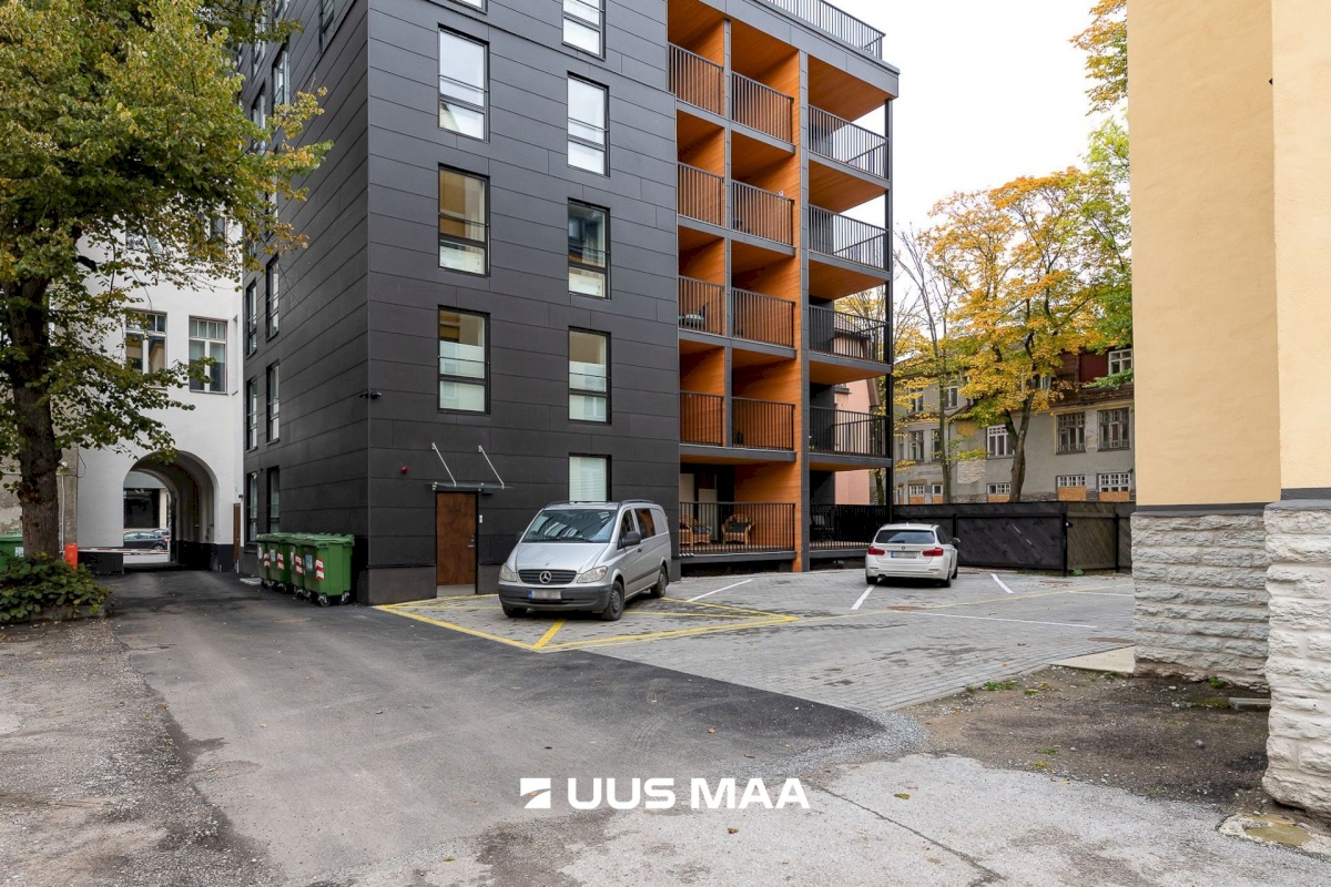 Tallinn, Kesklinna linnaosa, Kadriorg, Narva mnt 40