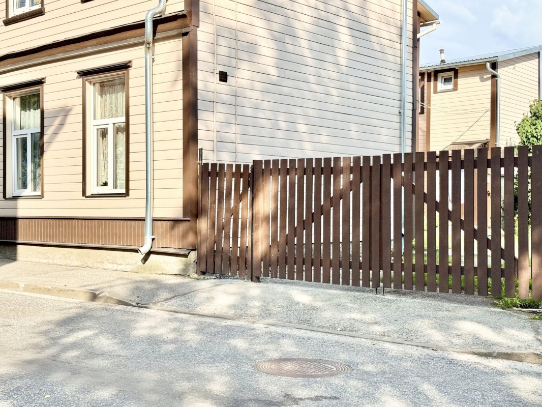 Pärnu linn, Pärnu linn, Kesklinn, Riia mnt 93