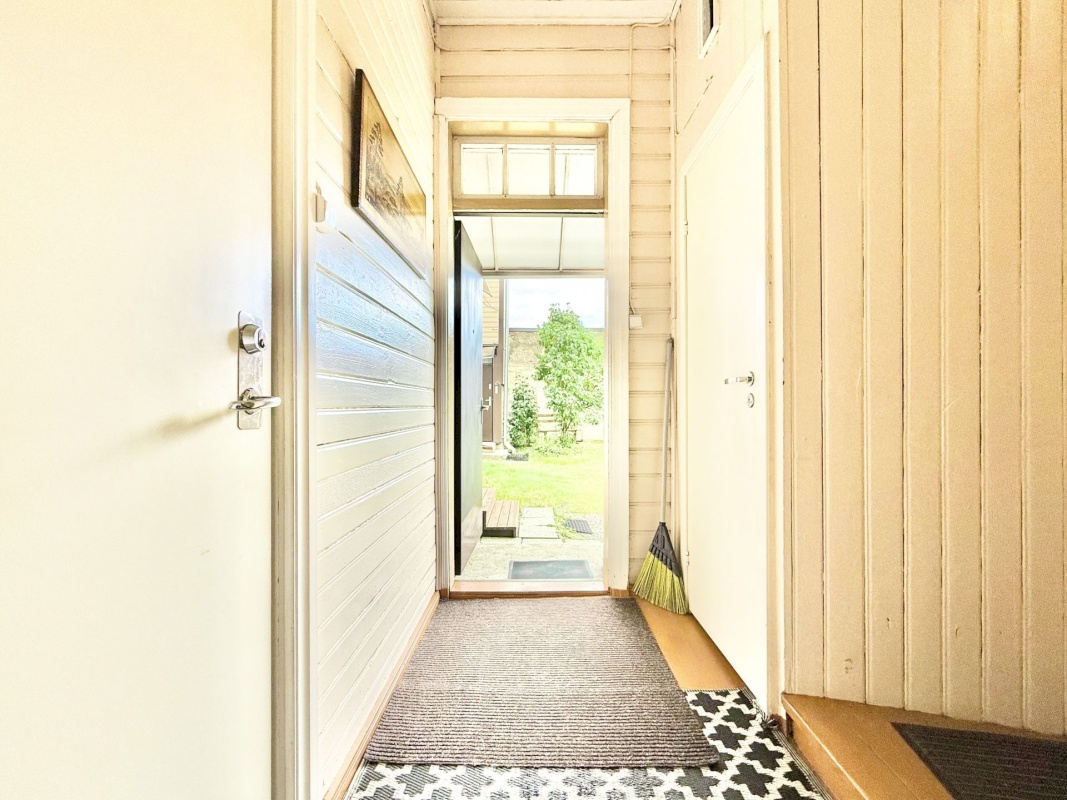 Pärnu linn, Pärnu linn, Kesklinn, Riia mnt 93