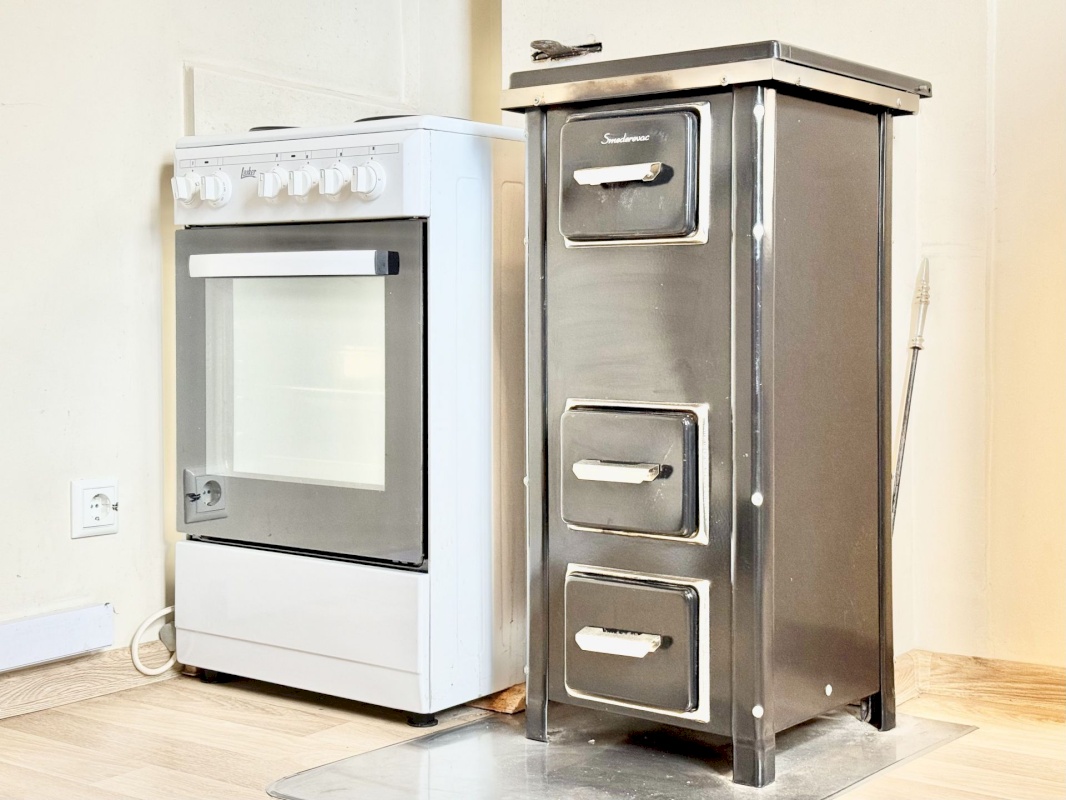 Pärnu linn, Pärnu linn, Kesklinn, Riia mnt 93