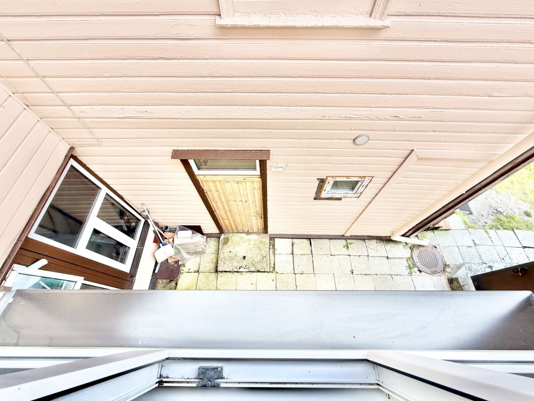 Pärnu linn, Pärnu linn, Kesklinn, Riia mnt 93